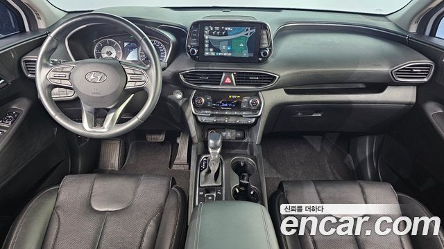 Hyundai Santa Fe — interior