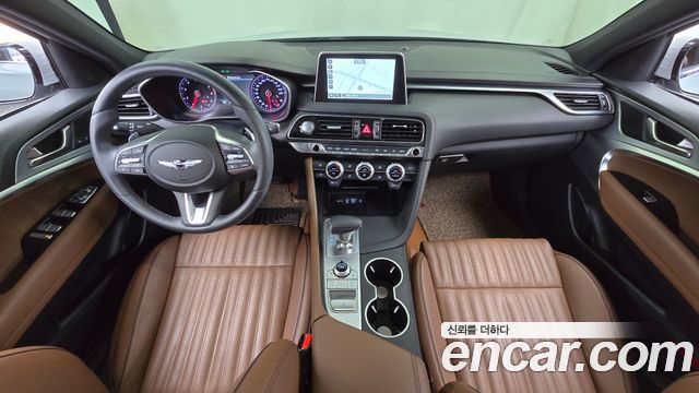 Genesis G70 — interior