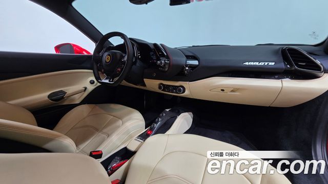 Ferrari 488 — interior