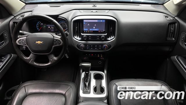 Chevrolet Korea Colorado — interior