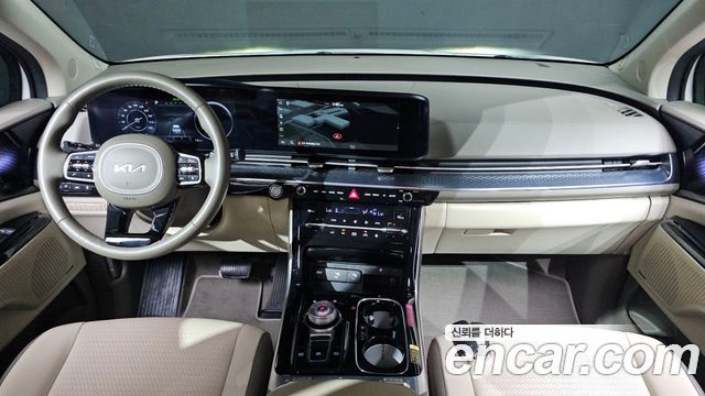 Kia Carnival — interior