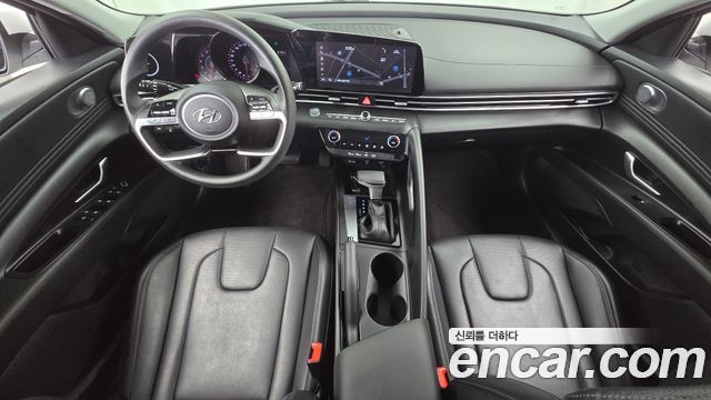 Hyundai Avante — interior