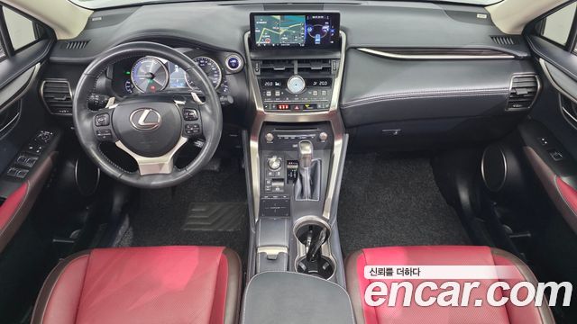Lexus NX — interior