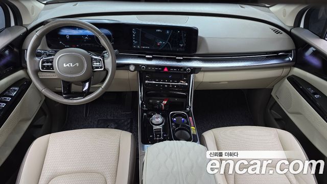 Kia Carnival — interior