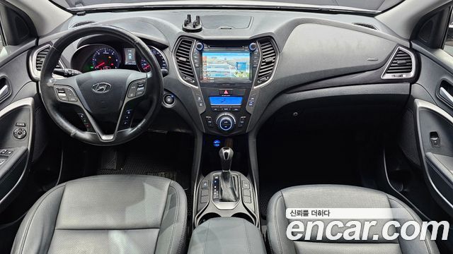 Hyundai Santa Fe — interior