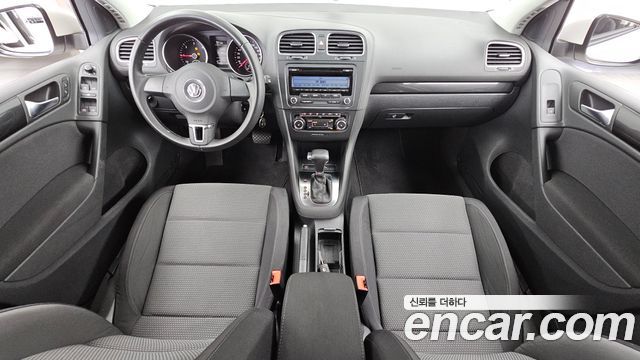 Volkswagen Golf — interior