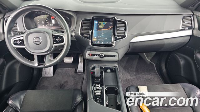 Volvo XC90 — interior