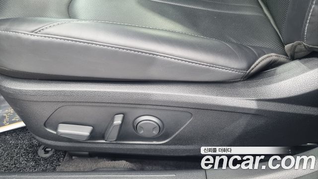 Hyundai Sonata — interior