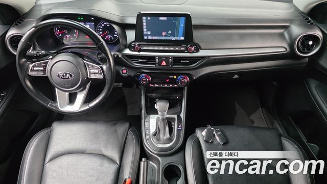 Kia K3 — interior