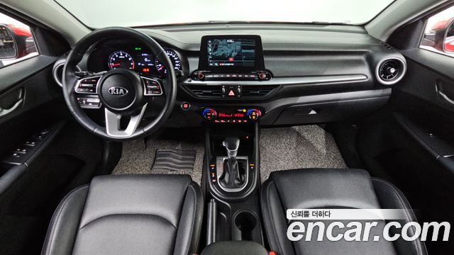 Kia K3 — interior