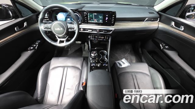 Kia K5 — interior