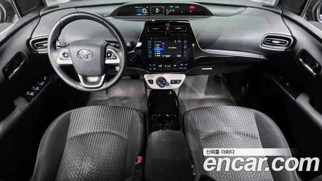Toyota Prius — interior