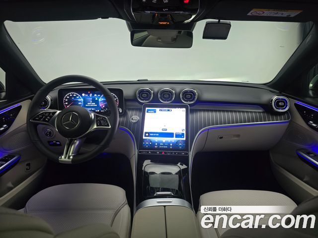Mercedes-Benz C-Class — interior