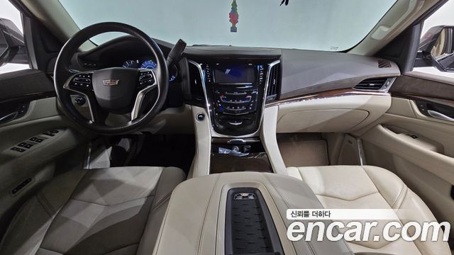 Cadillac Escalade — interior