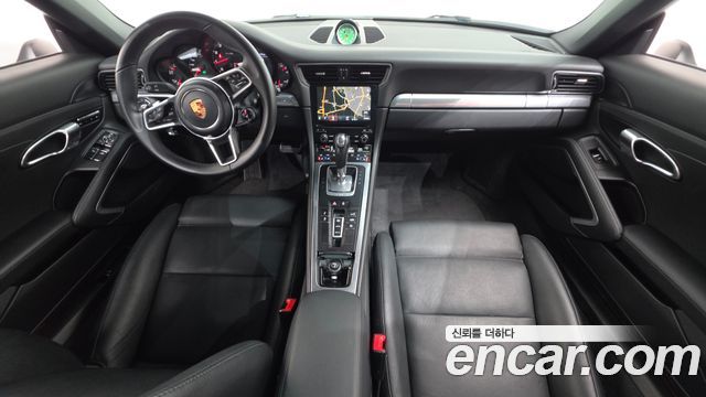 Porsche 911 — interior