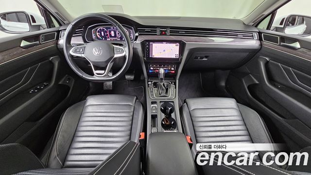 Volkswagen Passat — interior
