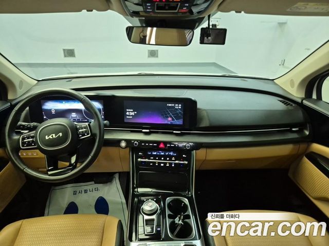 Kia Carnival — interior