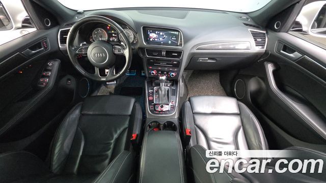 Audi SQ5 — interior
