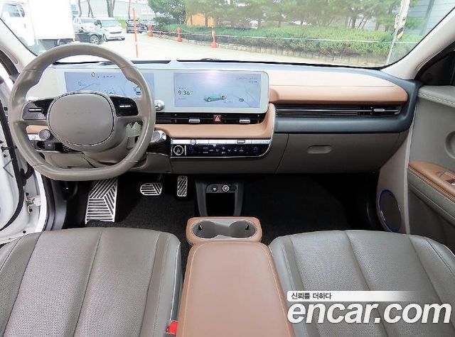 Hyundai IONIQ 5 — interior