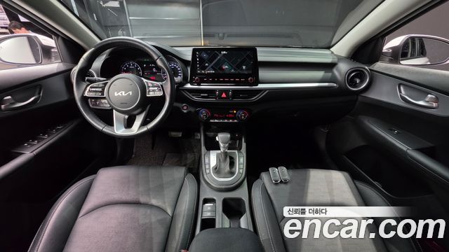 Kia K3 — interior