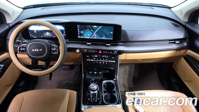 Kia Carnival — interior