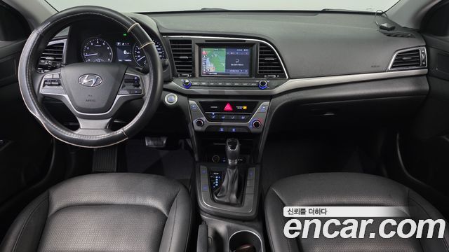 Hyundai Avante — interior