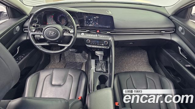Hyundai Avante — interior