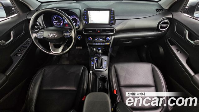 Hyundai Kona — interior