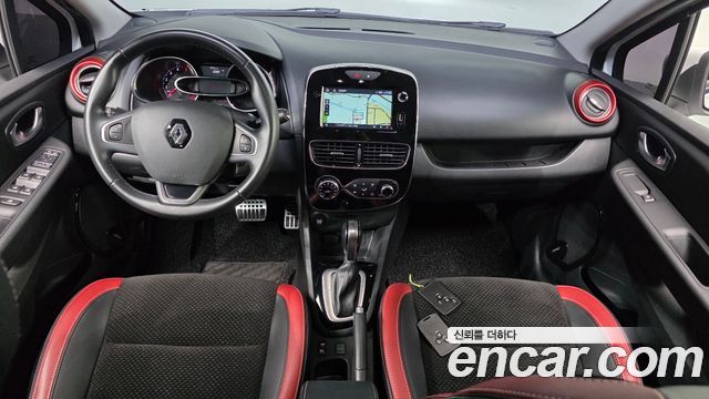 Renault Korea Clio — interior