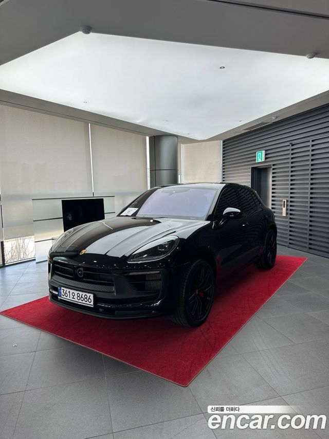 Porsche Macan — exterior