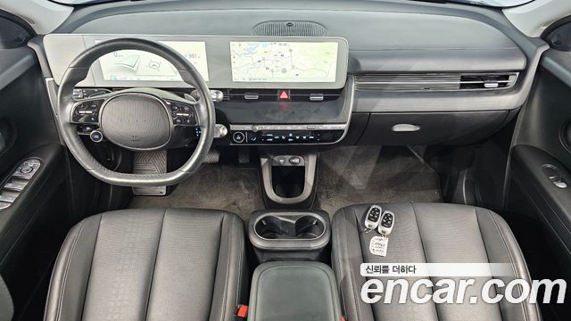 Hyundai IONIQ 5 — interior