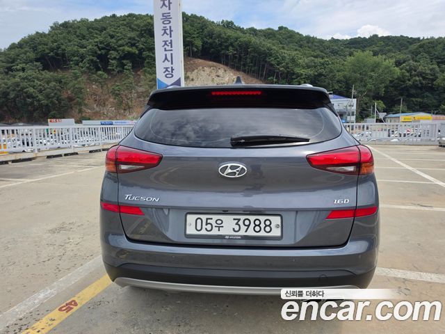 Hyundai Tucson — interior