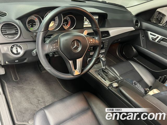 Mercedes-Benz C-Class — interior