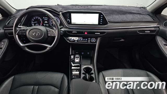 Hyundai Sonata — interior