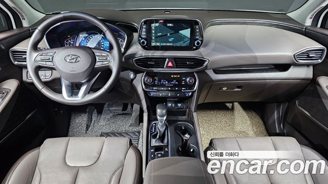 Hyundai Santa Fe — interior