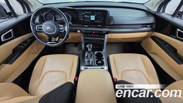Kia Carnival — interior