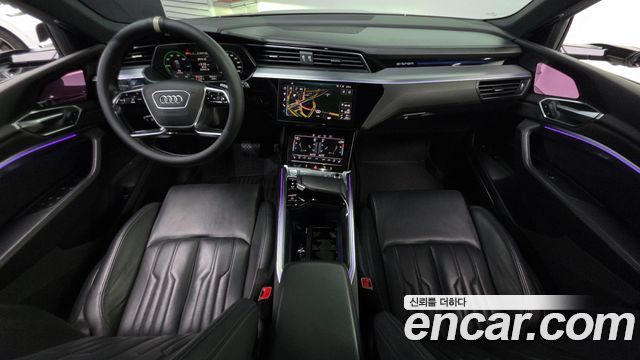 Audi e-tron — interior