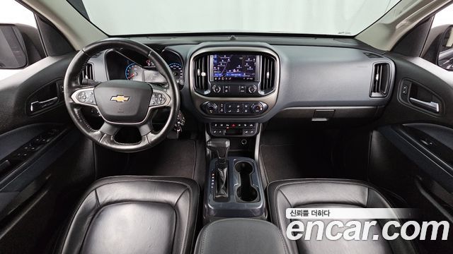 Chevrolet Colorado — interior