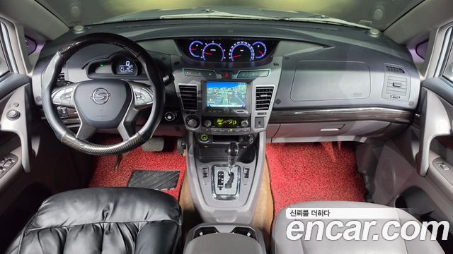 KG Mobility Korando — interior