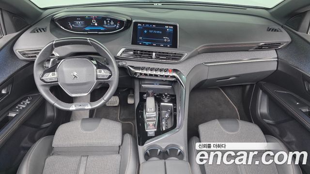 Peugeot 5008 — interior