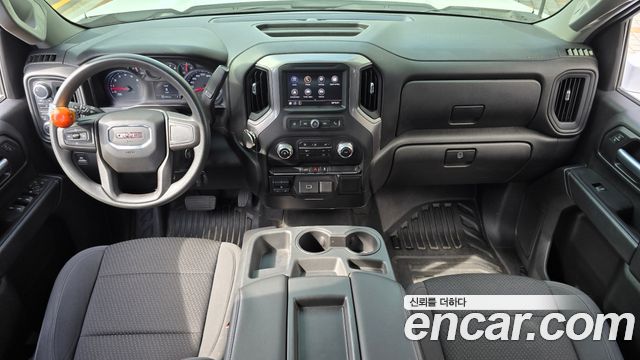 GMC Sierra — interior