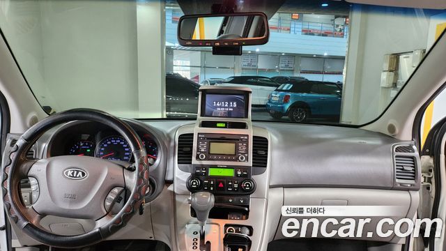 Kia Carnival — interior