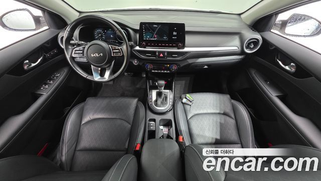 Kia K3 — interior