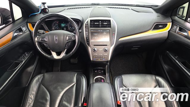 Lincoln MKC — interior