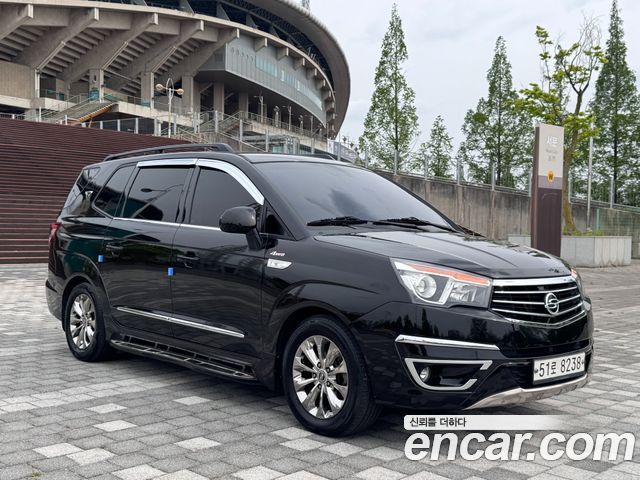 KG Mobility Korando — interior