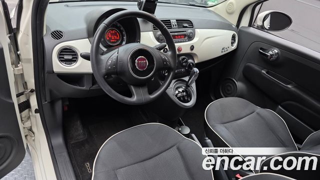 Fiat 500 — interior