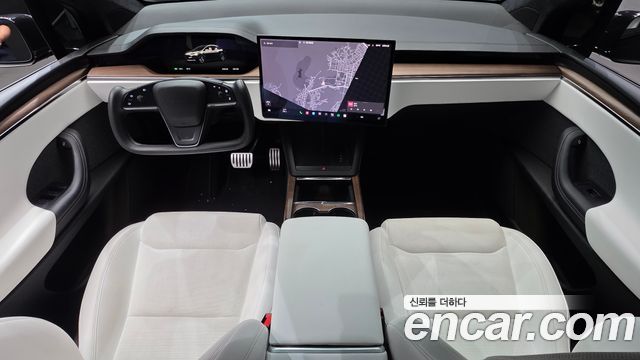 Tesla Model X — interior