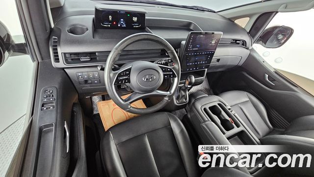 Hyundai Staria — interior