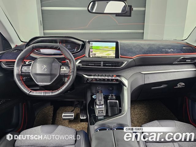 Peugeot 5008 — interior