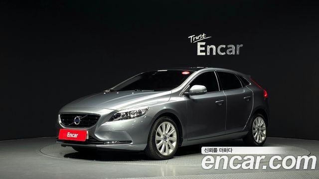 Volvo V40 — exterior